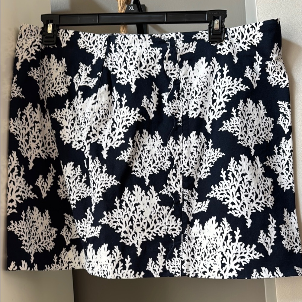 Navy and White Coral Print Skirt Crown and Ivy Brand new Plus Size.